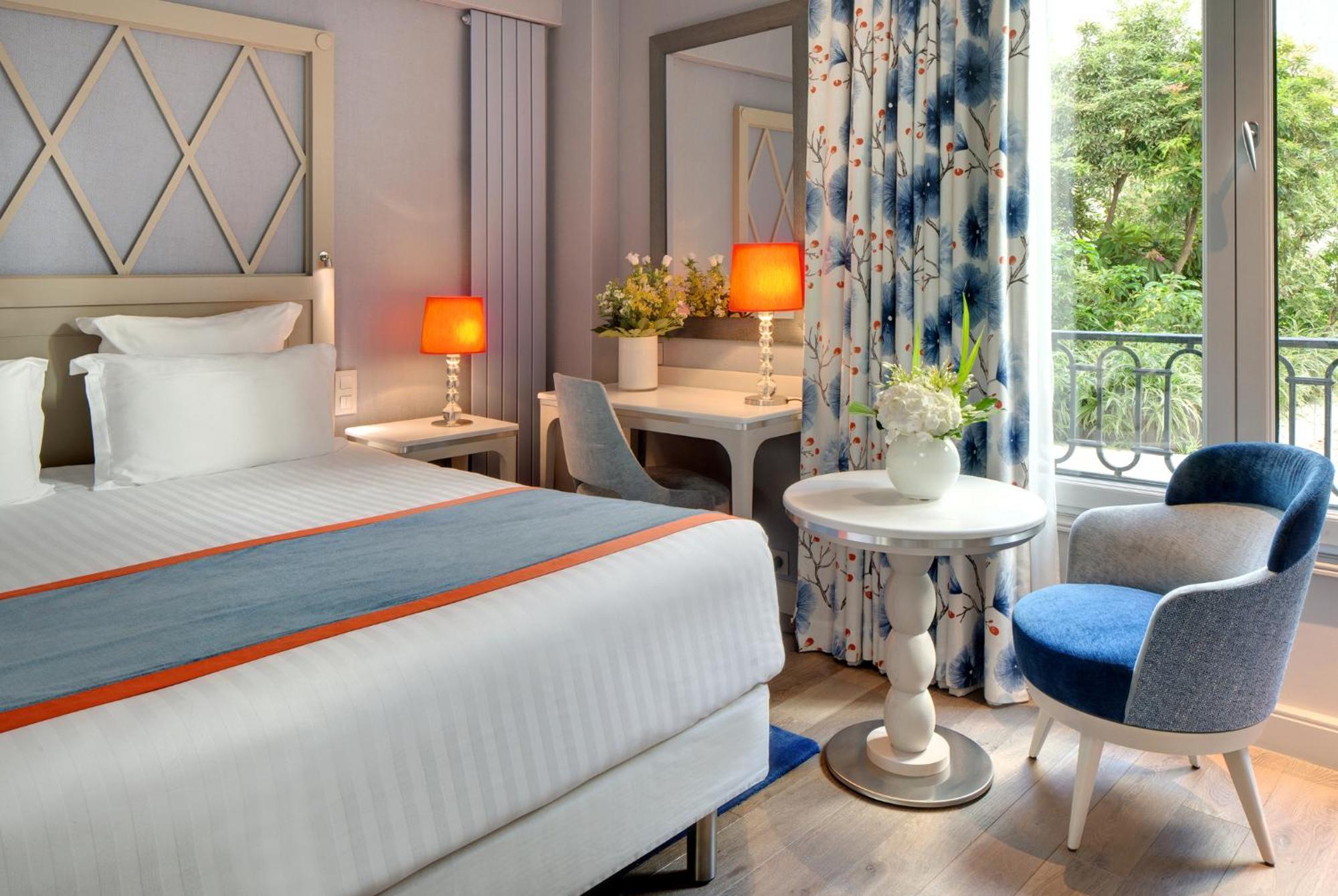 Hotel Rochester Champs Elysees 4*